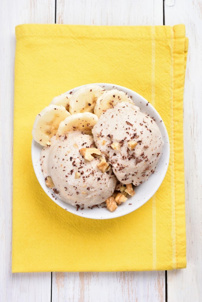 Gelato banana e mandorle vegan